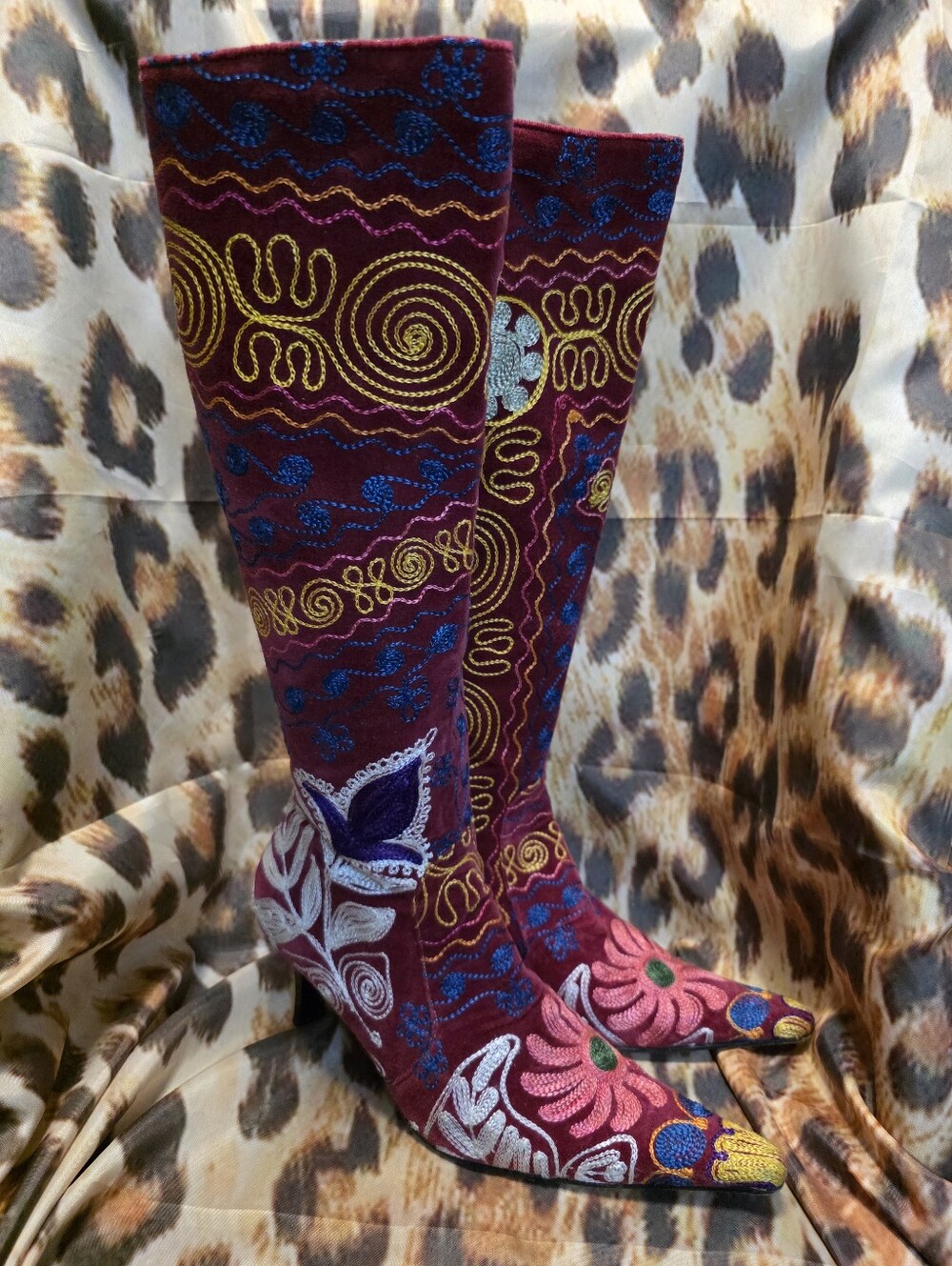 Edoche Hand Embroidered Boots - Size 38 / 7.5 - Picture 2 of 8